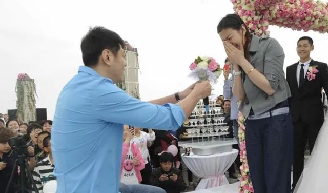 莫科:爱妻去世一夜白头,再婚娶亚洲蝶后,两人一同照顾前妻父母休闲区蓝鸢梦想 - Www.slyday.coM 莫科:爱妻去世一夜白头,再婚娶亚洲蝶后,两人一同照顾前妻父母休闲区蓝鸢梦想 - Www.slyday.coM