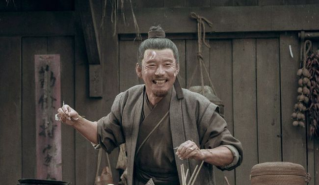 《雪中悍刀行》老黄明明武功高强，为何每次遇事就“怂”？休闲区蓝鸢梦想 - Www.slyday.coM