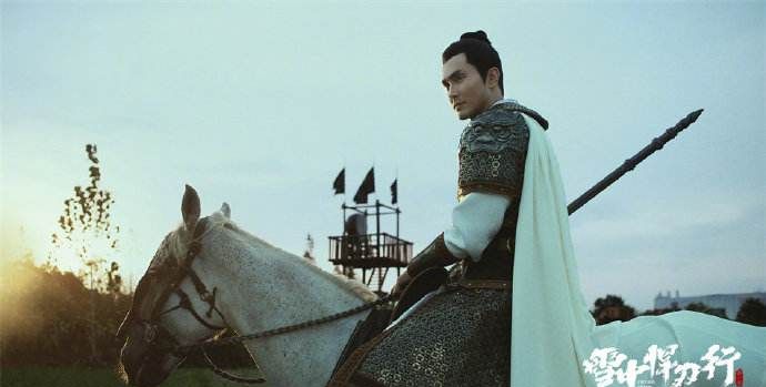 《雪中悍刀行》老黄明明武功高强，为何每次遇事就“怂”？休闲区蓝鸢梦想 - Www.slyday.coM