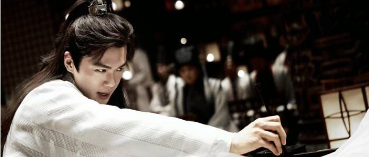 《雪中悍刀行》老黄明明武功高强，为何每次遇事就“怂”？休闲区蓝鸢梦想 - Www.slyday.coM