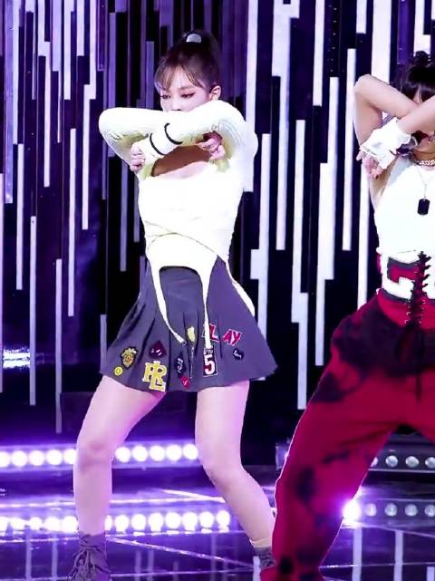 BLACKPINK-宇宙超级无敌可爱美少女jennie舞台直拍魅力!_新浪新闻