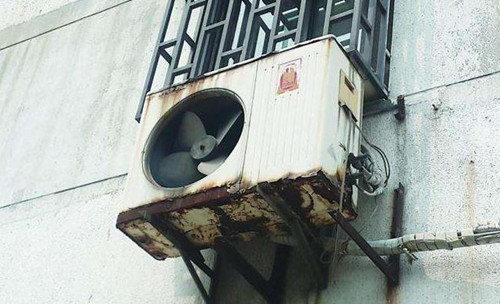 男子回收旧空调时失足坠亡，家属向雇主索赔200万，上海法院判了休闲区蓝鸢梦想 - Www.slyday.coM