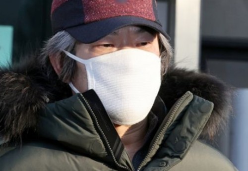 素媛案罪犯赵斗淳在家中遇袭,被男子拿钝器打破头,受伤画面曝光休闲区蓝鸢梦想 - Www.slyday.coM 素媛案罪犯赵斗淳在家中遇袭,被男子拿钝器打破头,受伤画面曝光休闲区蓝鸢梦想 - Www.slyday.coM