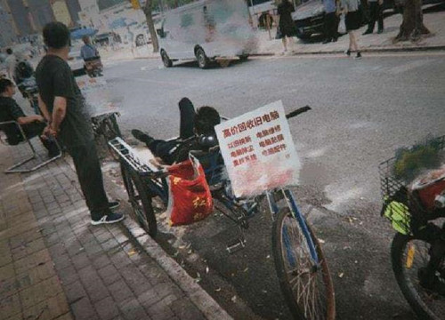 男子回收旧空调时失足坠亡，家属向雇主索赔200万，上海法院判了休闲区蓝鸢梦想 - Www.slyday.coM