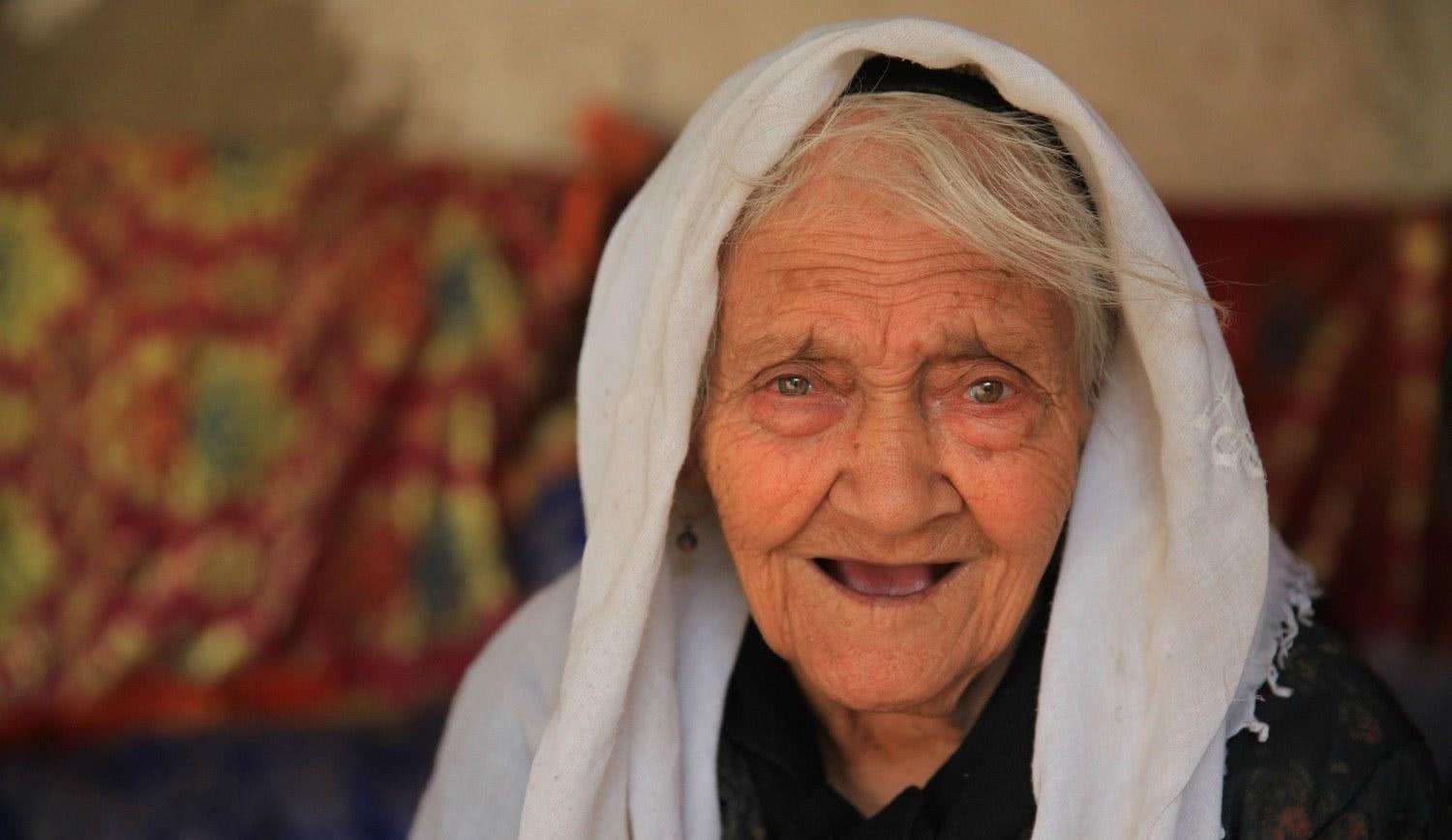 一路走好新疆135岁老人阿丽米罕色依提去世一年四季喝冷水