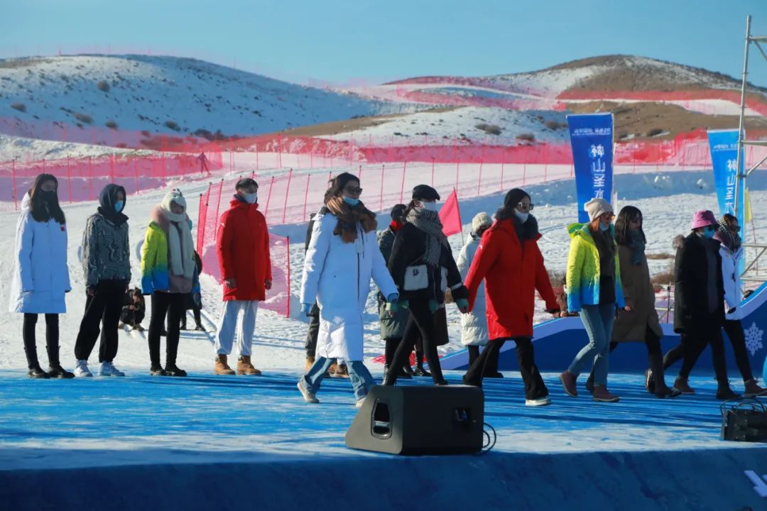 博州冰雪旅游嘉年华明天开幕，够你玩一个冬天！休闲区蓝鸢梦想 - Www.slyday.coM