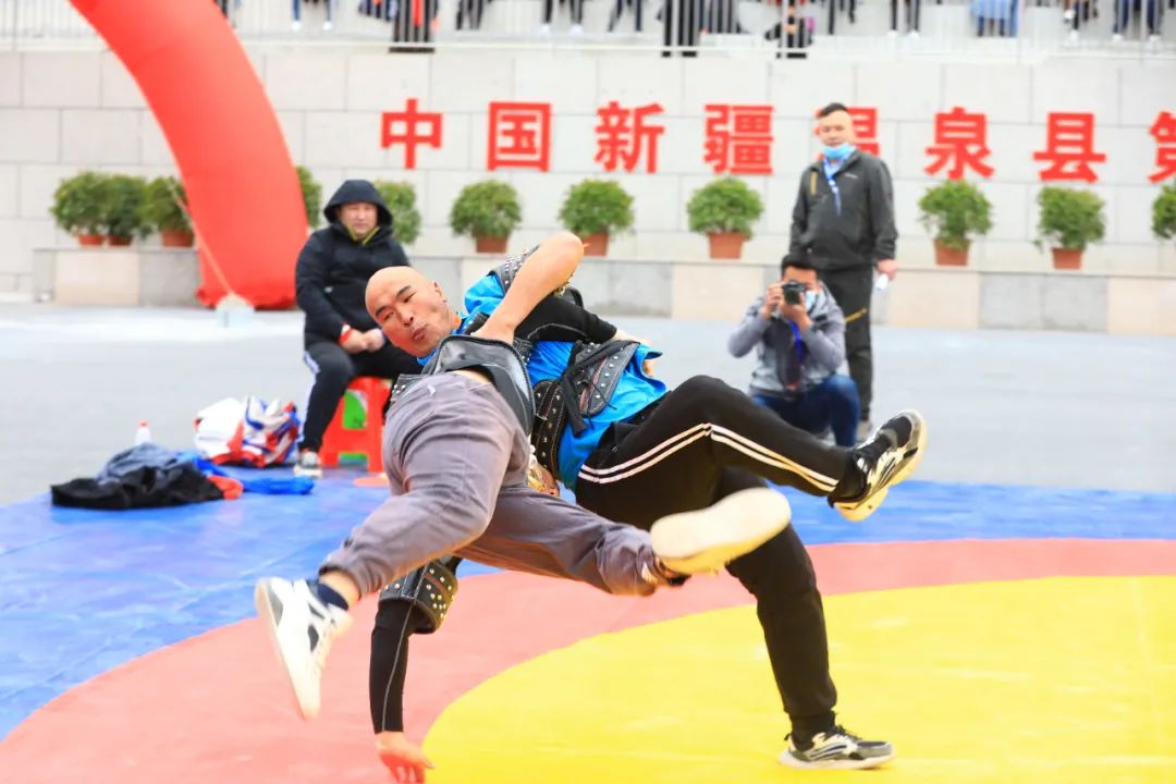 博州冰雪旅游嘉年华明天开幕，够你玩一个冬天！休闲区蓝鸢梦想 - Www.slyday.coM