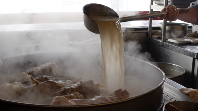 【天下第一汤】一碗羊汤滋养一座城|羊汤|羊肉汤_新浪新闻