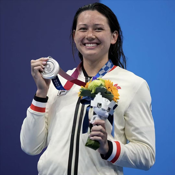 香港第一人！短池游泳世锦赛何诗蓓夺冠并破世界纪录休闲区蓝鸢梦想 - Www.slyday.coM