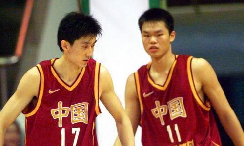 篮协将换届，球迷热议朱芳雨和王芳，现在是什么职务，年薪多少钱休闲区蓝鸢梦想 - Www.slyday.coM