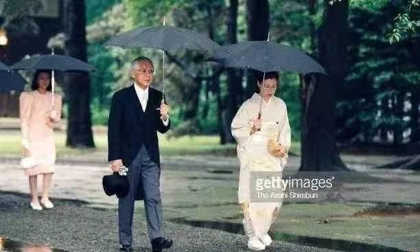 优美子的颜值真高,不亚于美智子,雅子大婚母亲的表情说明一切休闲区蓝鸢梦想 - Www.slyday.coM 优美子的颜值真高,不亚于美智子,雅子大婚母亲的表情说明一切休闲区蓝鸢梦想 - Www.slyday.coM