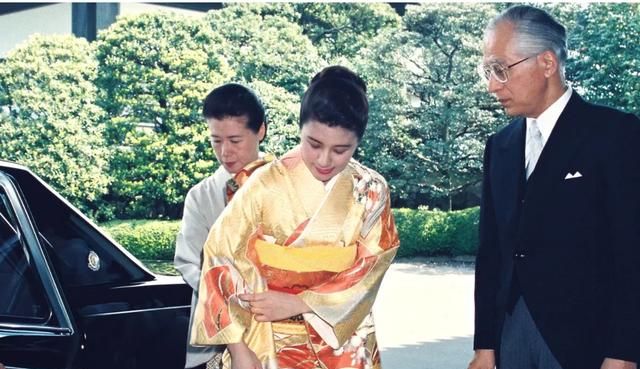 优美子的颜值真高,不亚于美智子,雅子大婚母亲的表情说明一切休闲区蓝鸢梦想 - Www.slyday.coM 优美子的颜值真高,不亚于美智子,雅子大婚母亲的表情说明一切休闲区蓝鸢梦想 - Www.slyday.coM