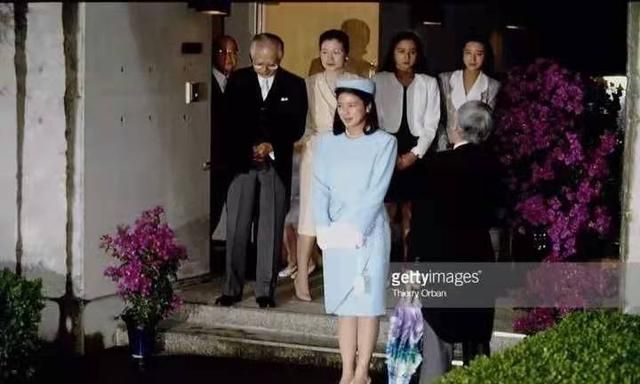 优美子的颜值真高,不亚于美智子,雅子大婚母亲的表情说明一切休闲区蓝鸢梦想 - Www.slyday.coM 优美子的颜值真高,不亚于美智子,雅子大婚母亲的表情说明一切休闲区蓝鸢梦想 - Www.slyday.coM