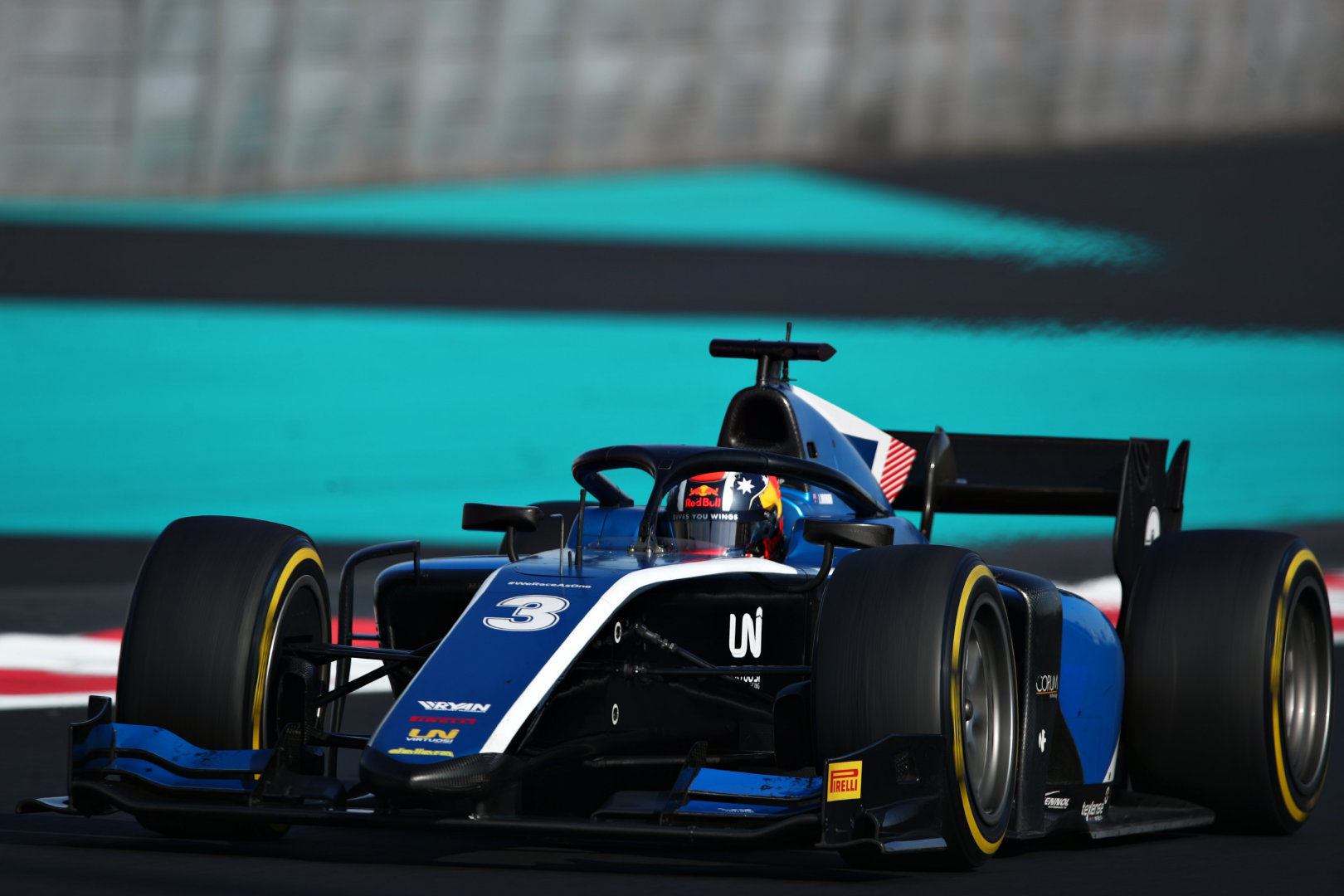 这两天f2在跑季后测试,3号赛车中的车手已经不再是周冠宇了