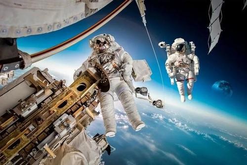 神舟13号发射了,航天员咋保护视力?美国拿出一个方案,超乎想象休闲区蓝鸢梦想 - Www.slyday.coM 神舟13号发射了,航天员咋保护视力?美国拿出一个方案,超乎想象休闲区蓝鸢梦想 - Www.slyday.coM