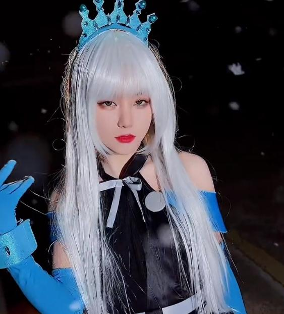 又一位网红素颜曝光刀小刀挑战新cos这画风真不是cg