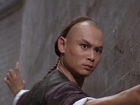 很多人都说夺命书生是刘家辉最令人印象深刻的角色,但我认为tvb版神雕