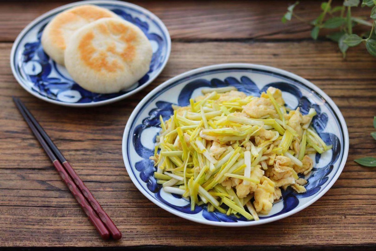 蒜黄炒鸡蛋,看似简单,但做好吃,你得这样做__财经头条