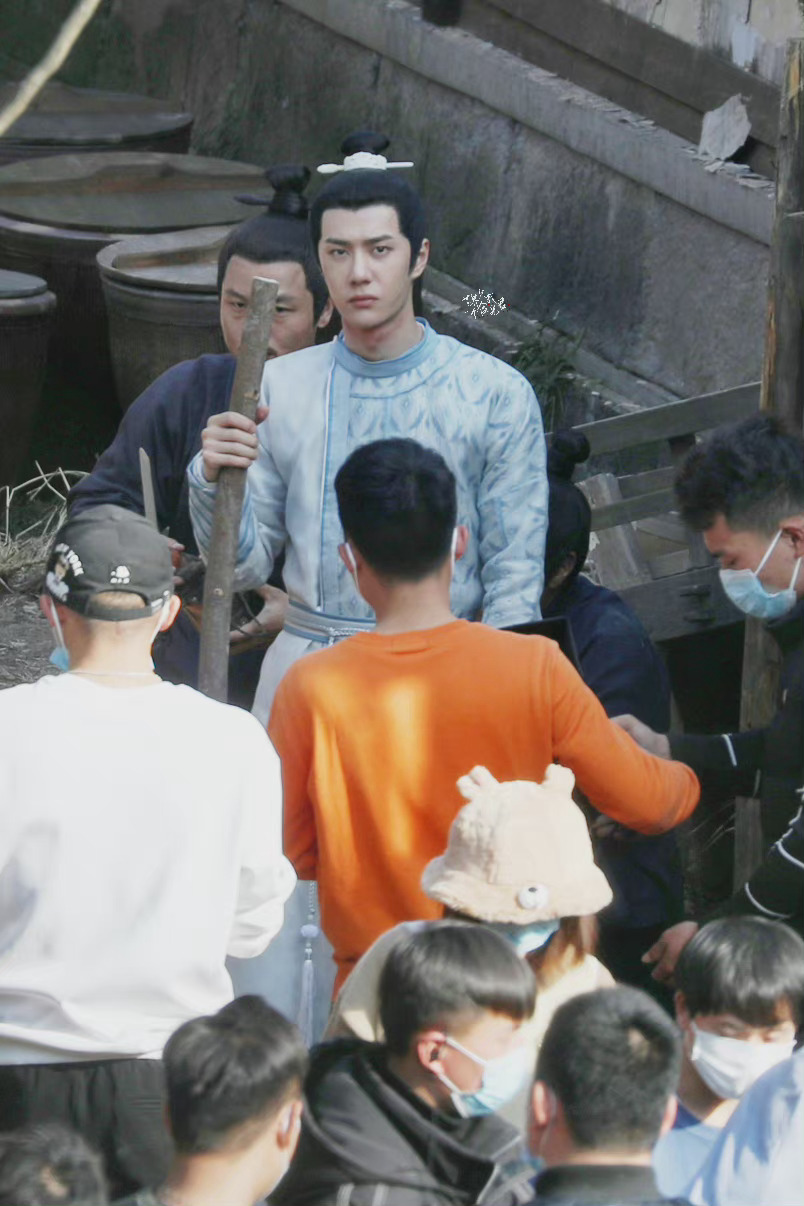 王一博横店鹰眼实锤|王一博|横店|鹰眼_新浪新闻