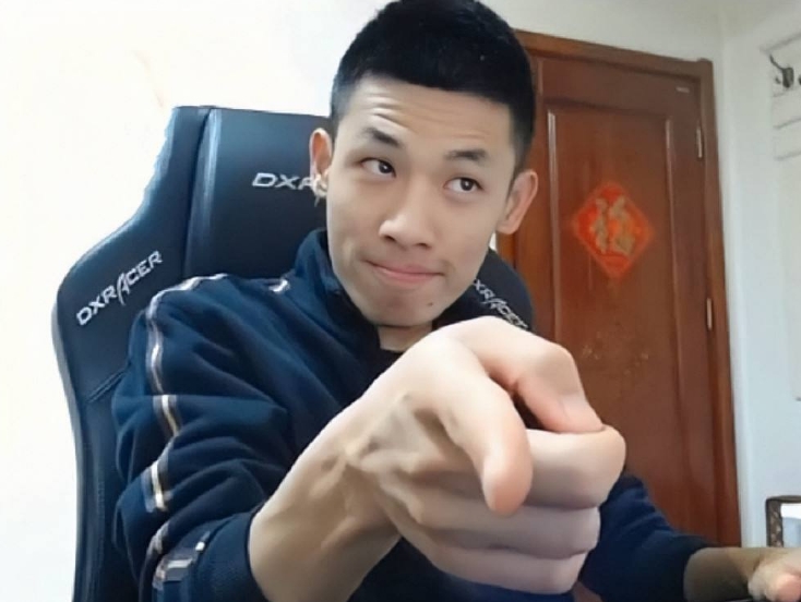 旭旭宝宝直播怼观众人气直线下滑无奈道歉称自己身体不好