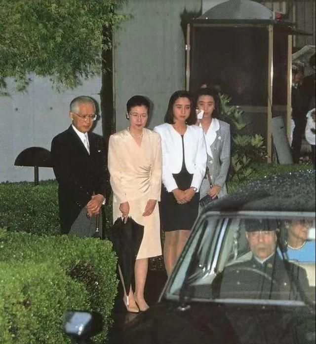 优美子的颜值真高,不亚于美智子,雅子大婚母亲的表情说明一切休闲区蓝鸢梦想 - Www.slyday.coM 优美子的颜值真高,不亚于美智子,雅子大婚母亲的表情说明一切休闲区蓝鸢梦想 - Www.slyday.coM