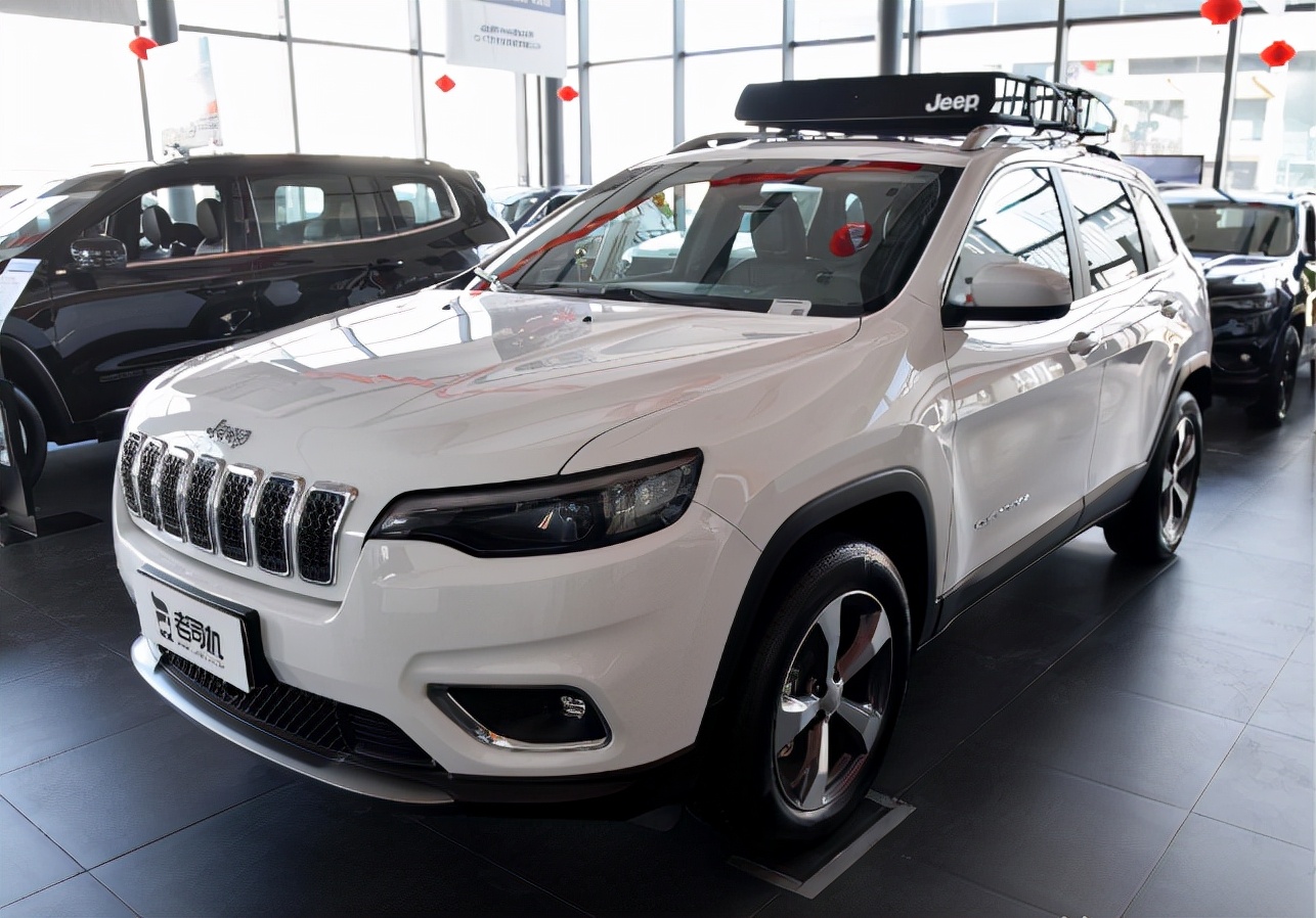 能家用能越野搭20t9at2398万还配四驱带你看jeep自由光