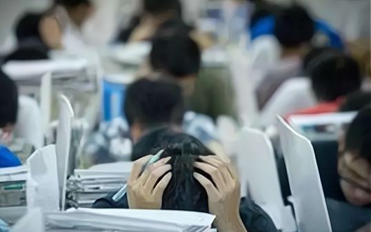 北大学霸生下学渣女儿，吐槽接受现实！压力大学业重爸妈期望高休闲区蓝鸢梦想 - Www.slyday.coM