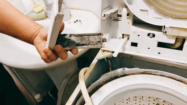 明阅！上海连发提醒：别聚集！抓紧打加强针！洗衣机一月不洗，藏千万垃圾！4类早餐伤身！沪有栋“幽灵楼”！结构存危！休闲区蓝鸢梦想 - Www.slyday.coM