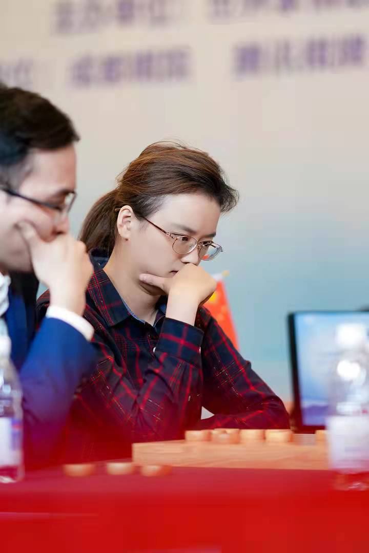 铁血丹鑫象棋双人赛夺冠唐丹感谢成都举办这样一个特别的比赛