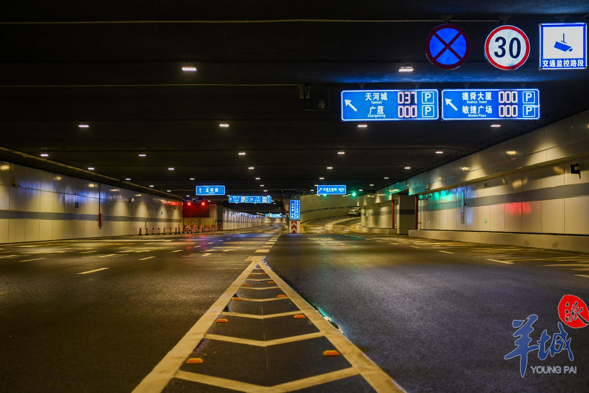 三车道单向逆时针循环番禺万博商务区地下环路开通