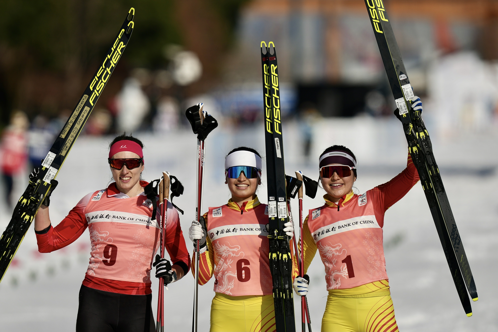 北京冬奥会越野滑雪女子4×5公里接力（传统技术+自由技术）比赛中，俄罗斯奥运队获得金牌