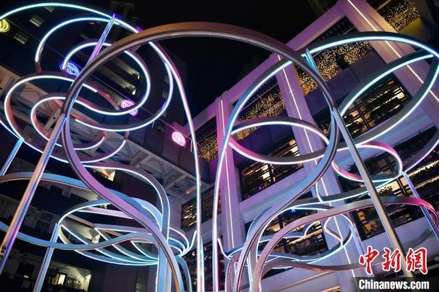 香港湾仔茂萝街许愿树光影互动装置为市民带来新体验