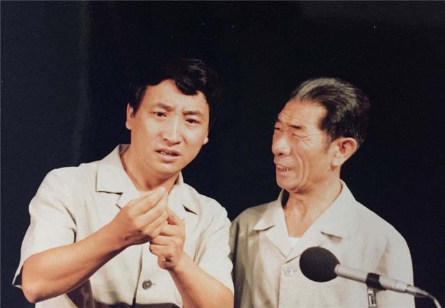 著名相声演员笑林结婚父母不来也幸福59岁让妻子流泪