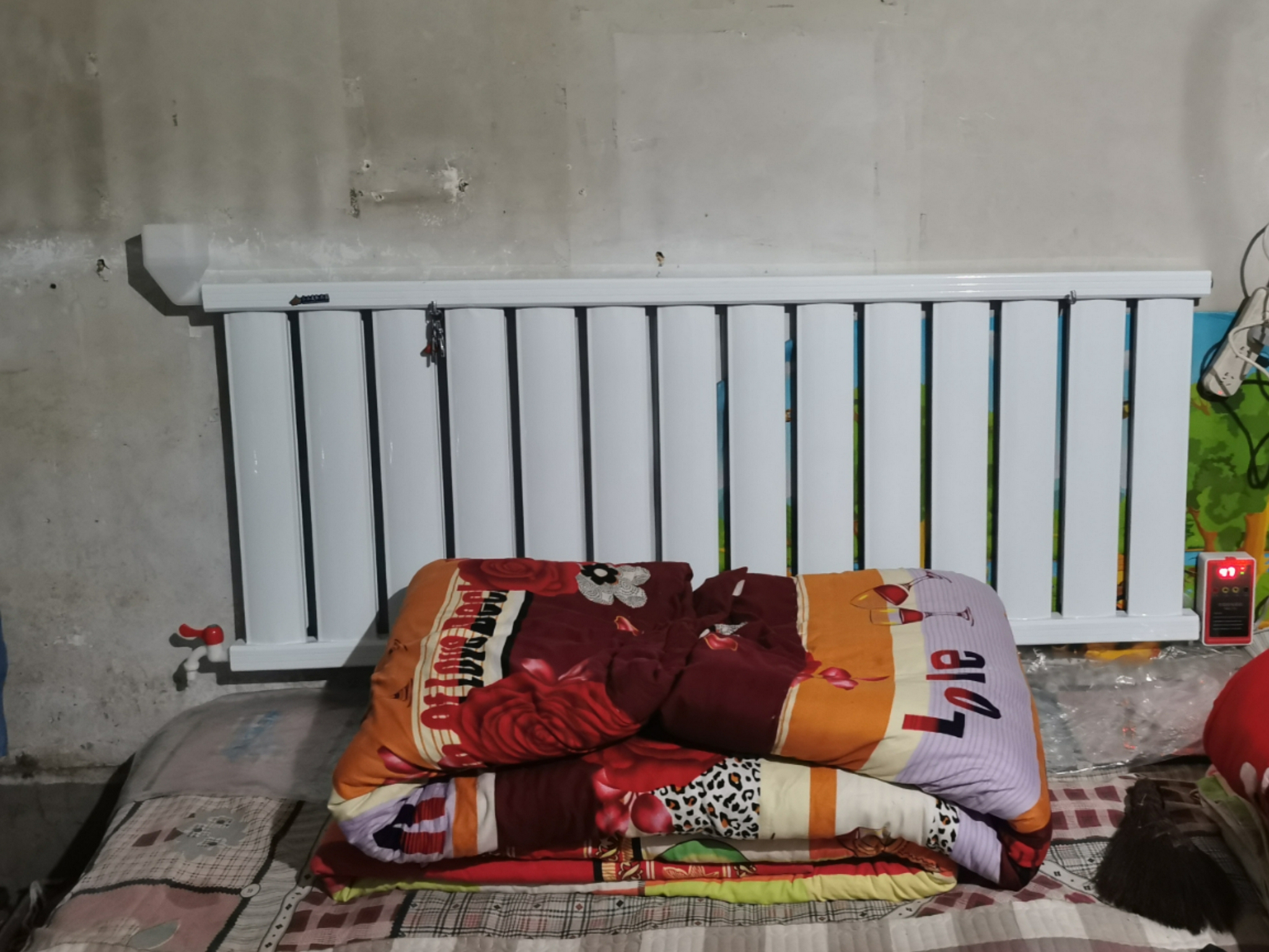 八旬老人烧柴取暖被封炕农村清洁取暖设备如何让群众用得好用得起