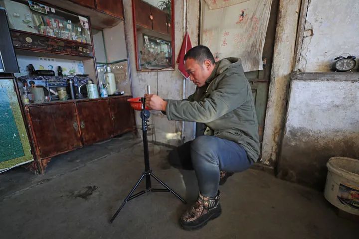 俩月吸粉1600多万！“张同学”到底是谁？休闲区蓝鸢梦想 - Www.slyday.coM