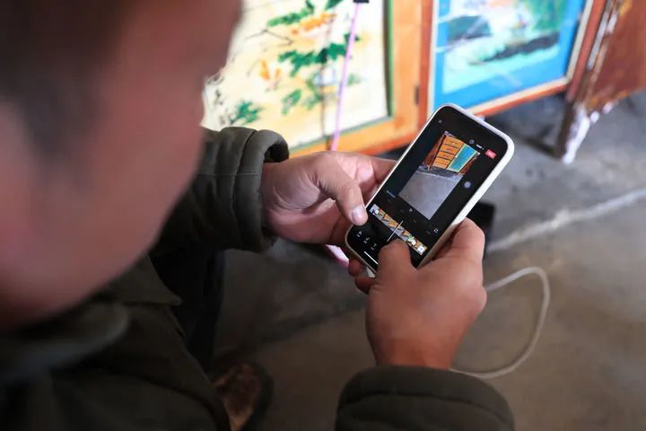 俩月吸粉1600多万！“张同学”到底是谁？休闲区蓝鸢梦想 - Www.slyday.coM