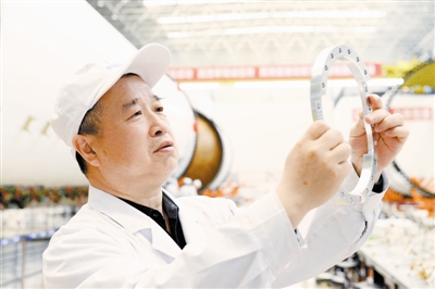 用生命铸箭的大国工匠