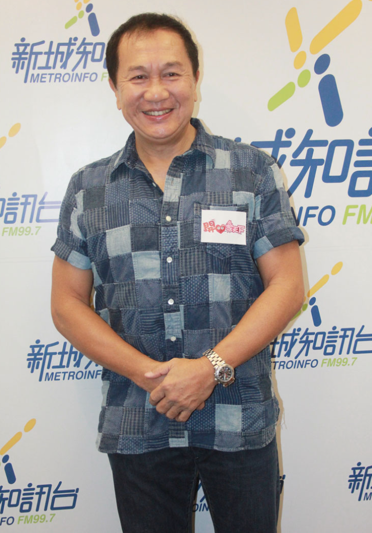 负责的新剧《狮子山下情》的拍摄工作——这部剧完全启用香港演员