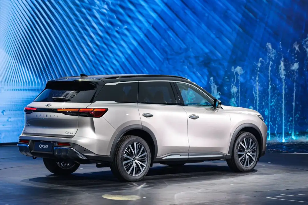 全新英菲尼迪QX60预售价45万元起？这是一场冒险的“豪赌”！休闲区蓝鸢梦想 - Www.slyday.coM