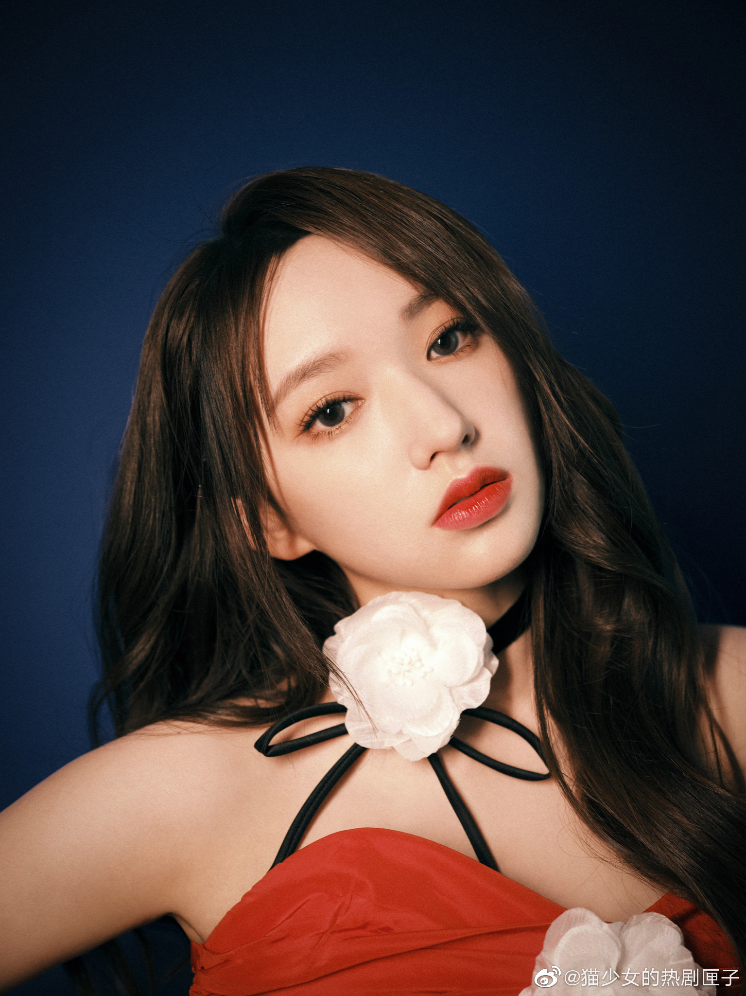 哇哇哇有被程潇美到000000一身红裙搭配黑卷发好港风好飒