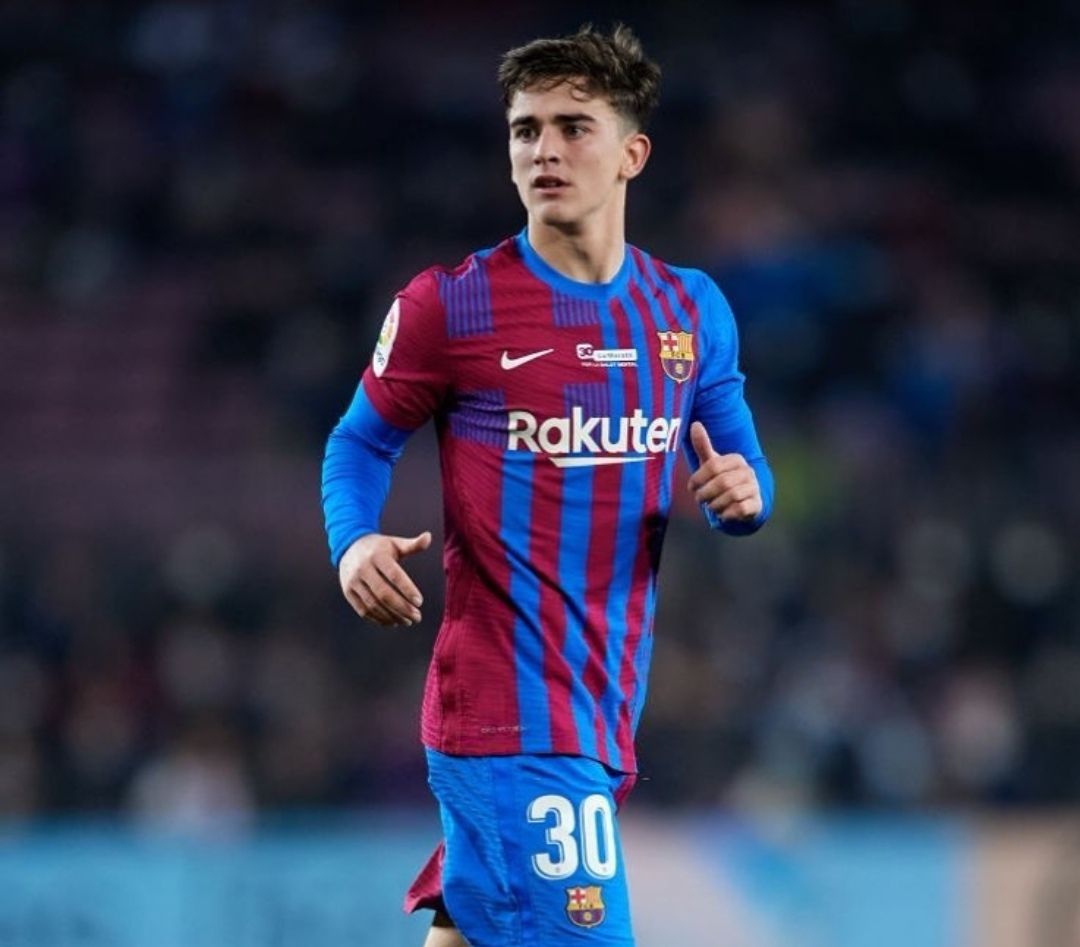 巴萨3217岁小将1传1射全场最佳解说他是巴萨的核心球员