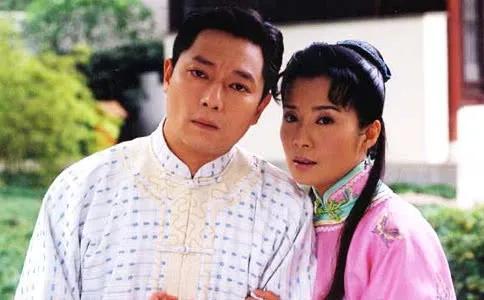 "哑巴新娘"岳翎和老公相爱15年,坚持丁克,老公是圈外人?