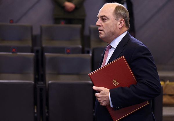  英国国防部长本·华莱士。人民视觉  资料图