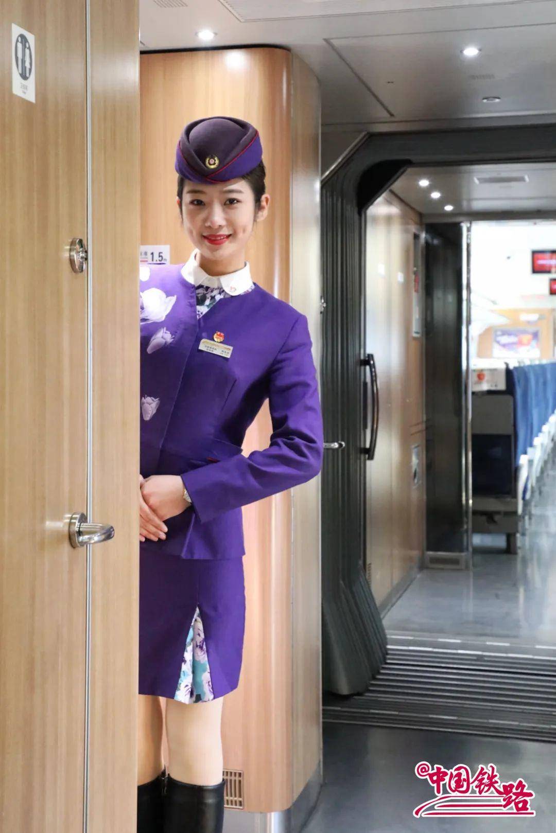 这条高铁开通在即乘务团队惊艳亮相