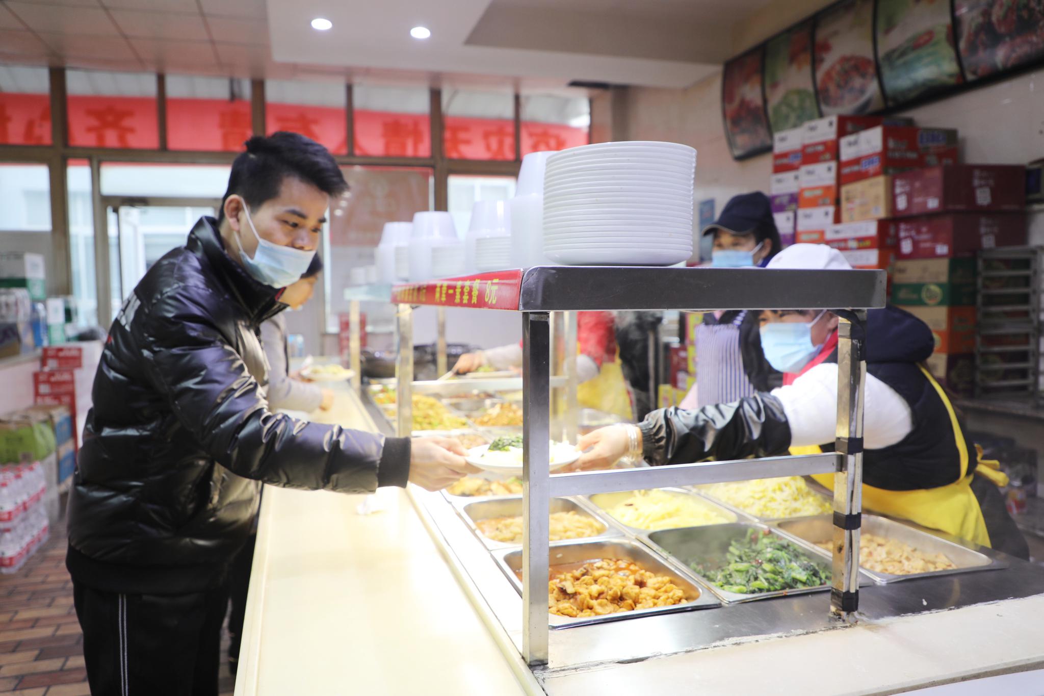 暖心推出首批企业共享食堂仰义妙解留温员工吃饭难