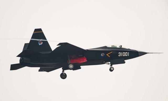 美媒称中国正研发歼31隐形战斗机,未来f35还能继续畅销吗?