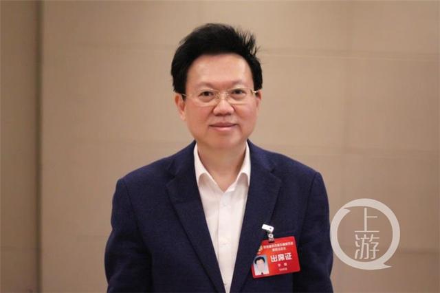 市政协委员李耀争取摩博会永久落户重庆