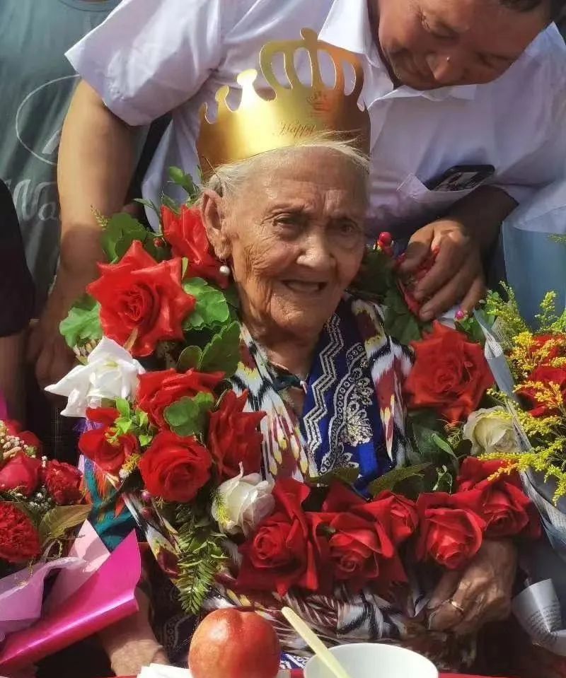 中国最长寿老人在喀什去世享年135岁