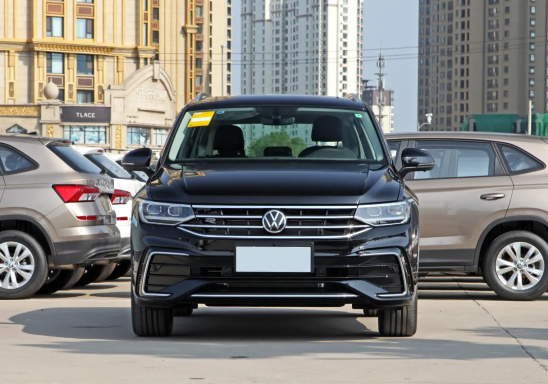 车300轴距近2米8降35万销量从421暴涨到13265