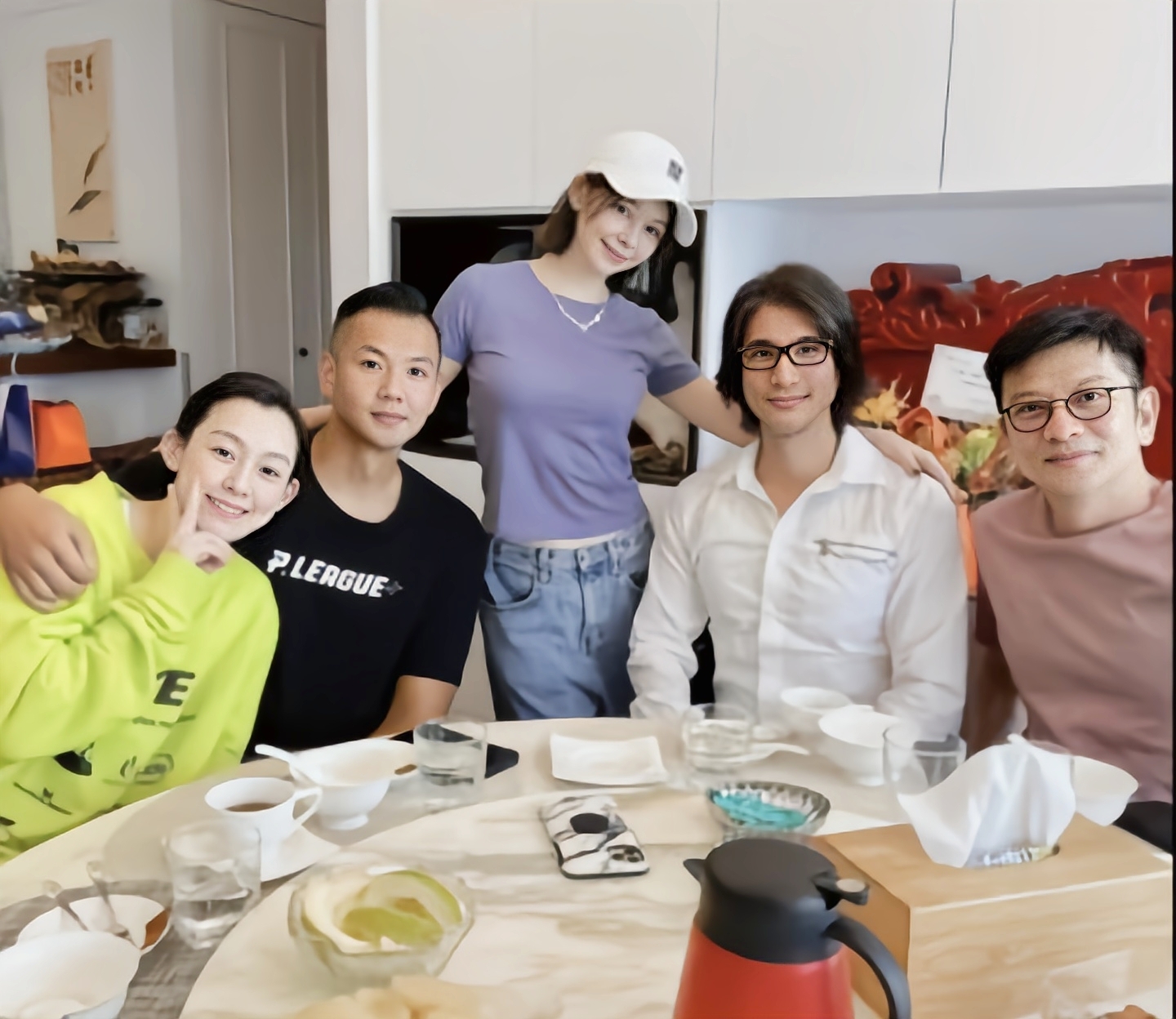 李靓蕾哥哥发声,王力宏终于向李靓蕾道歉,离婚闹剧迎来结局休闲区蓝鸢梦想 - Www.slyday.coM 李靓蕾哥哥发声,王力宏终于向李靓蕾道歉,离婚闹剧迎来结局休闲区蓝鸢梦想 - Www.slyday.coM